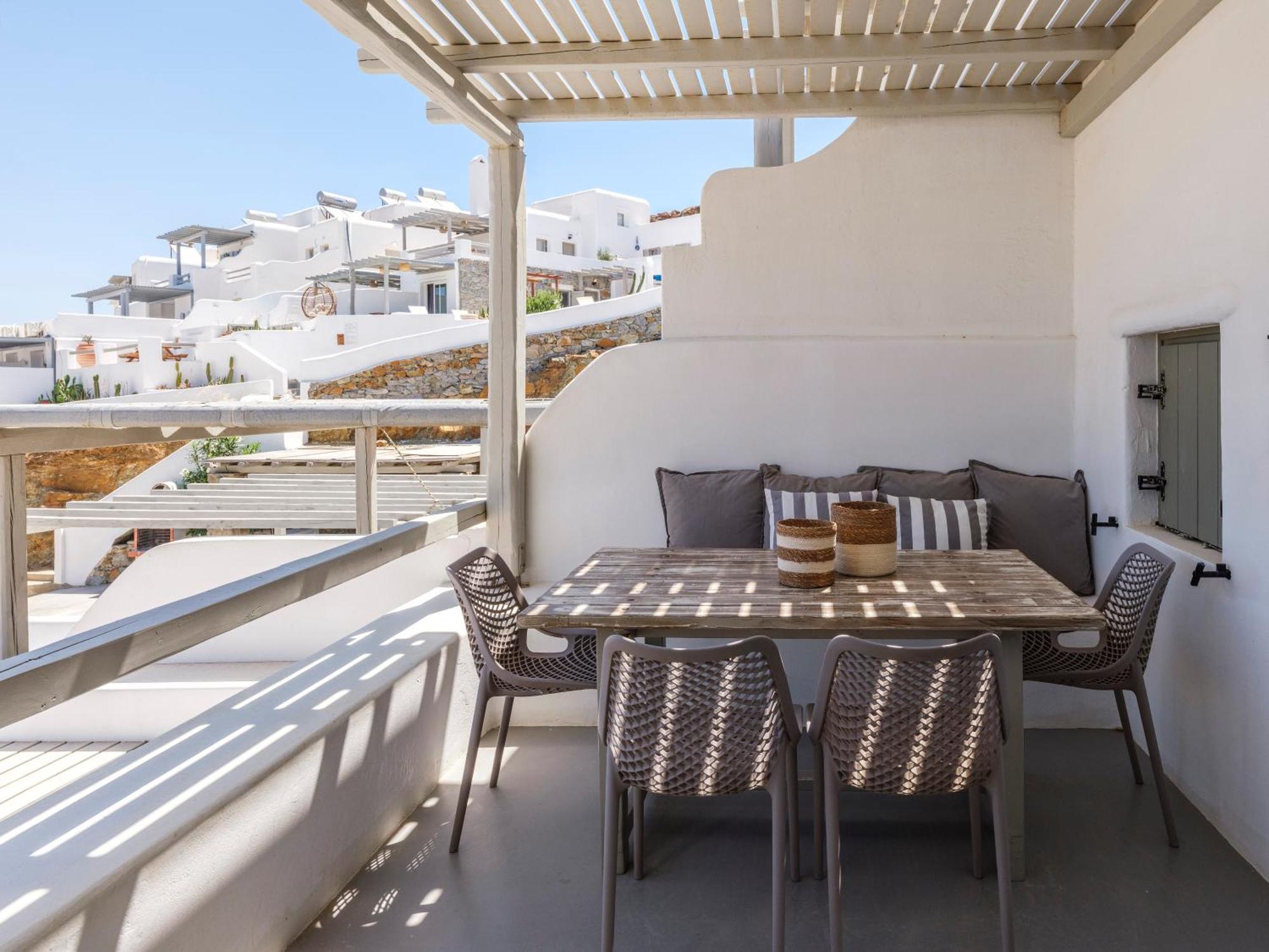 The Mykonist Merchia Beach Villas & Suites Exterior foto